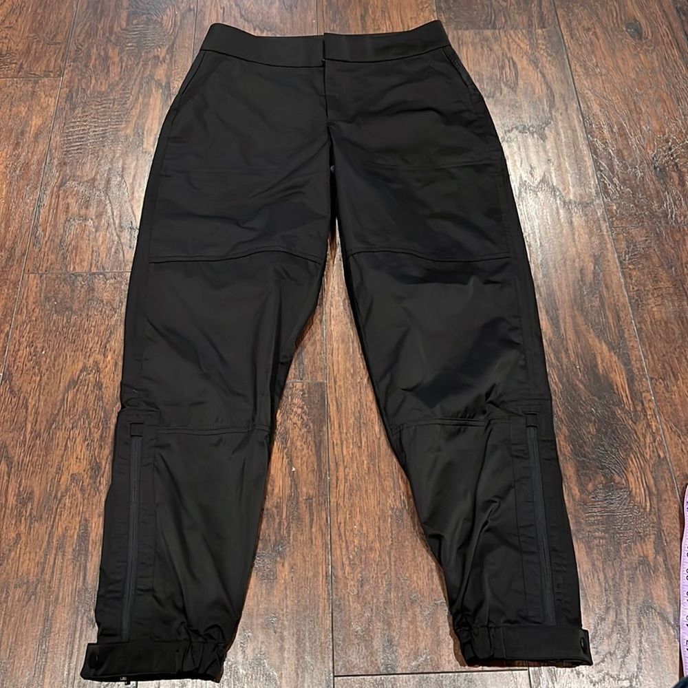 Athleta Radiant Jogger Pants in Black‎ Size 2 EUC perfect for outdoor activity’s